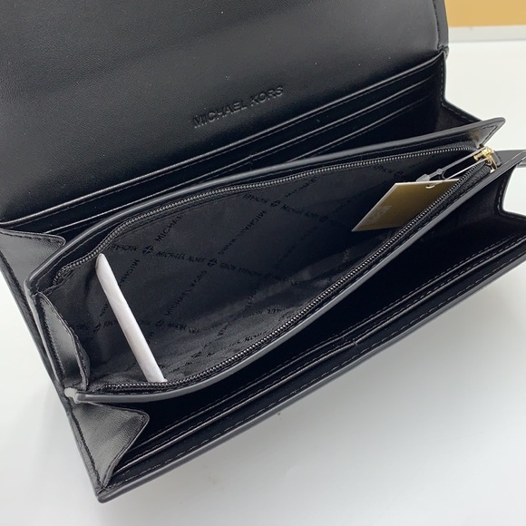 Brand New with Tag
Michael Kors Large Mimi Bifold Wallet
Color: Black - Picture 9 of 16